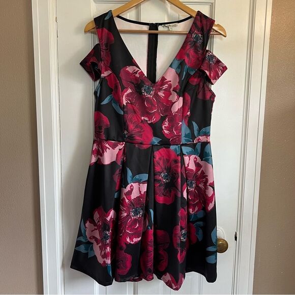 Charlotte Russe Dresses & Skirts - Charlotte Russe Floral Mini Dress - Black and Pink